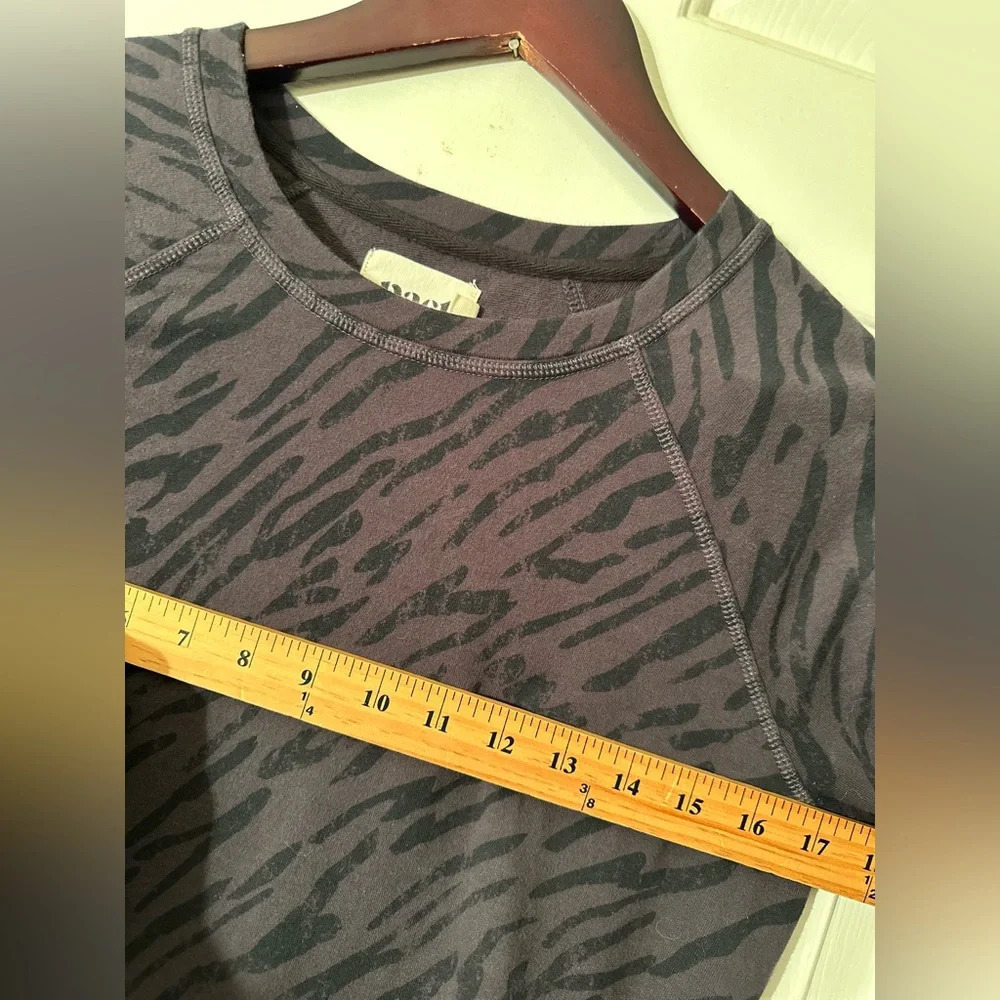 PACT Women’s ORGANIC SM Gray Black Tonal Zebra Cinch Tie Pullover Long Sleeve - Picture 11 of 13